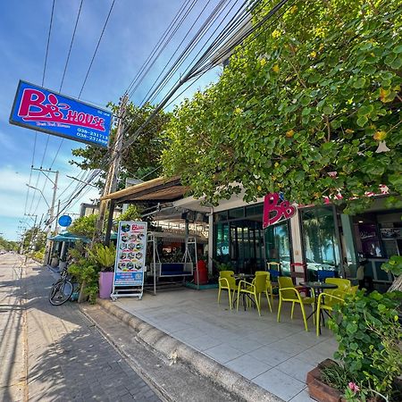 Bbhouse Pattaya Hotel Exterior photo