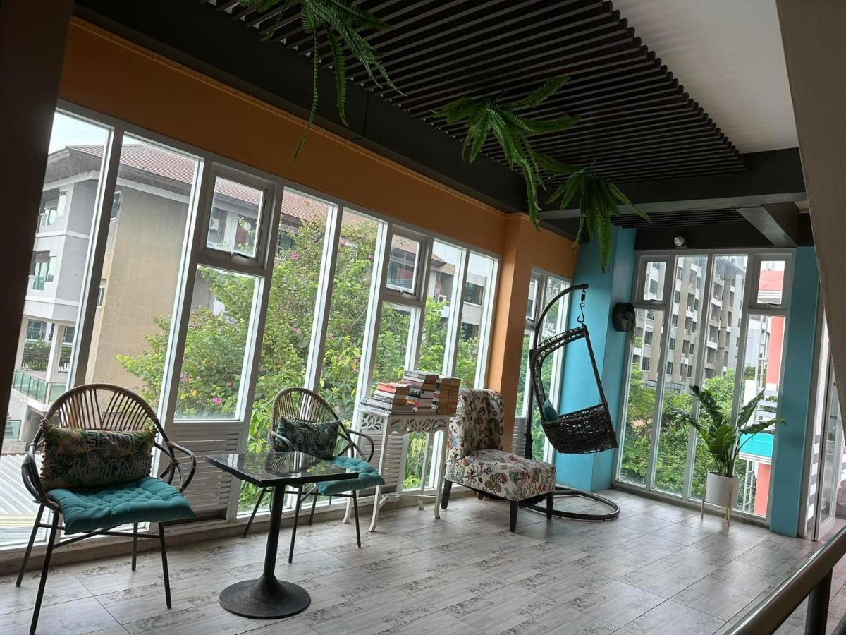 Bbhouse Pattaya Hotel Exterior photo