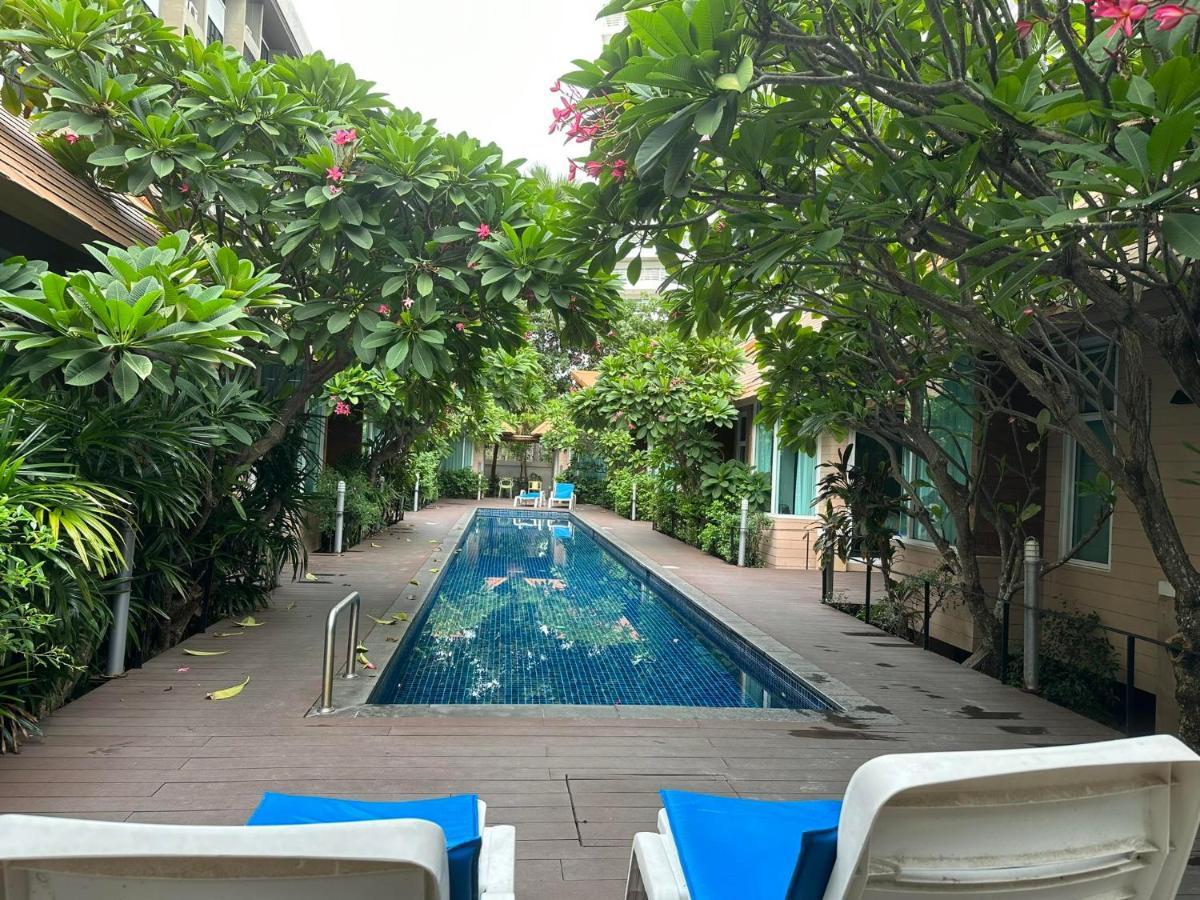 Bbhouse Pattaya Hotel Exterior photo
