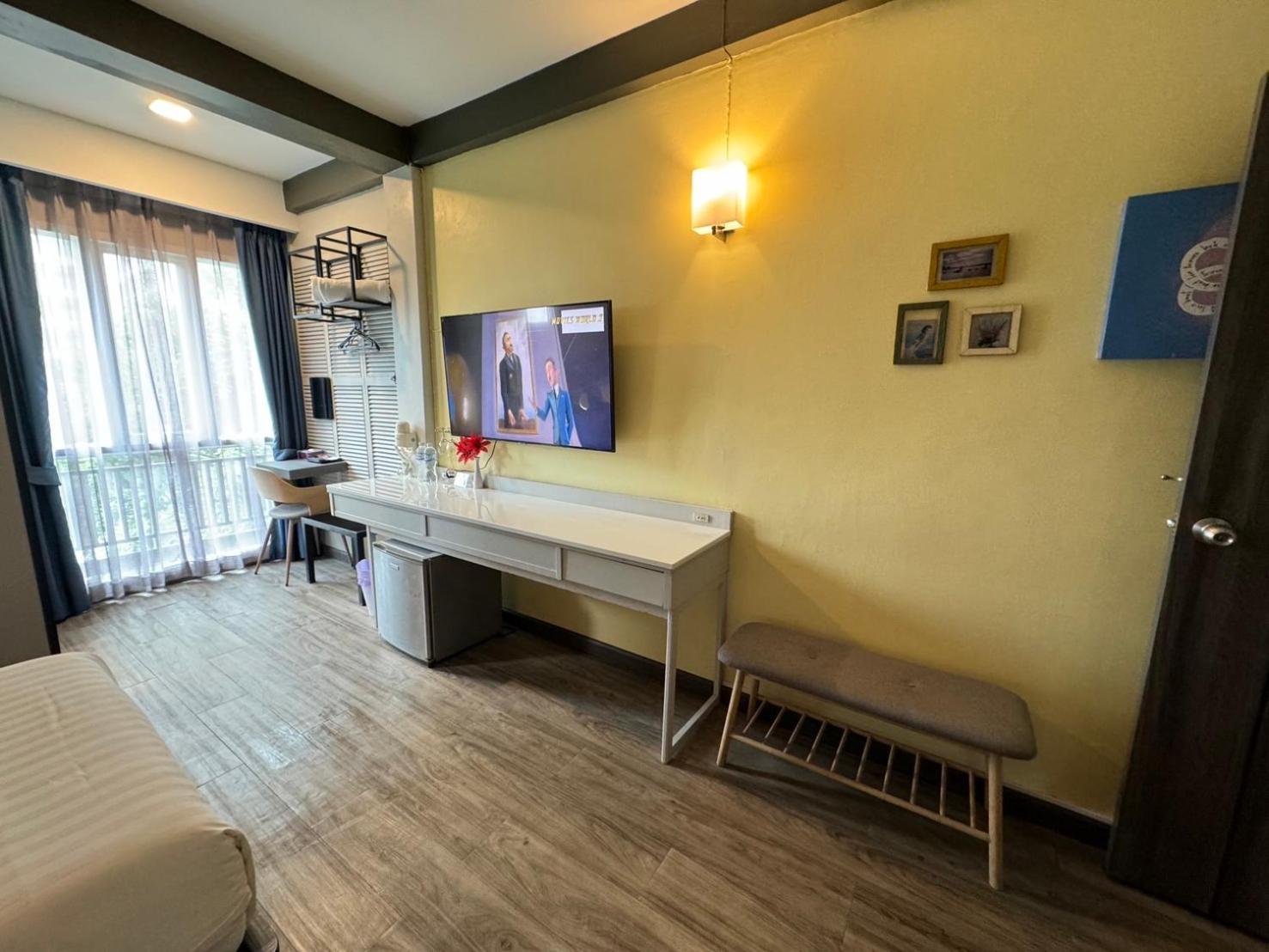 Bbhouse Pattaya Hotel Exterior photo