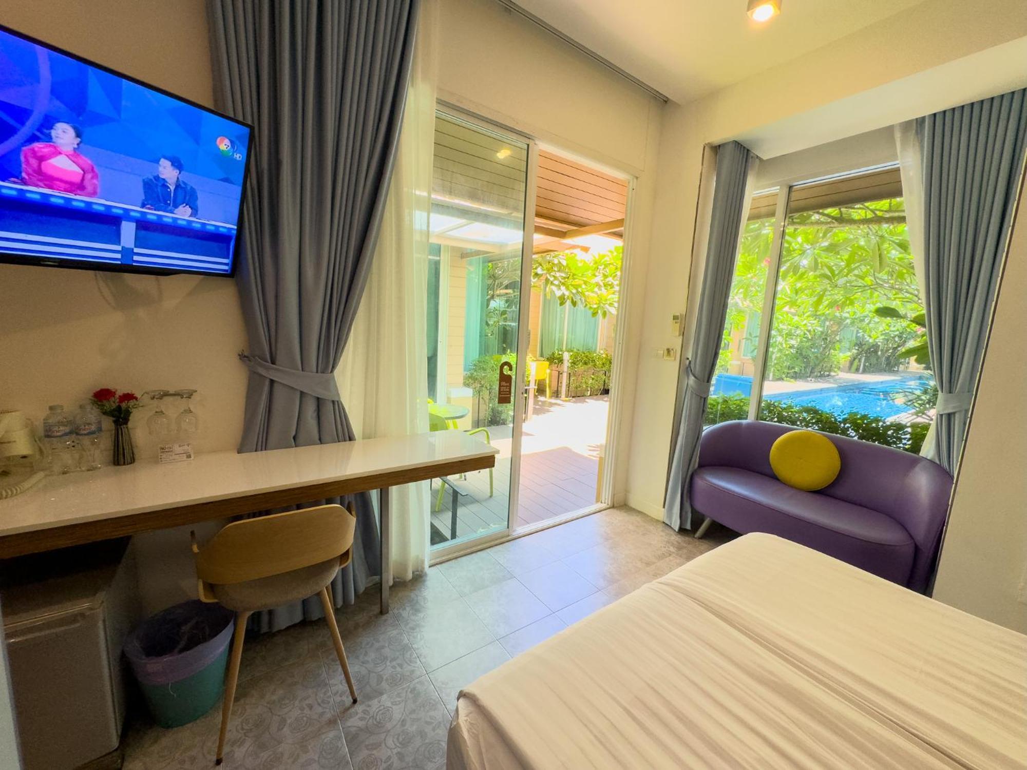 Bbhouse Pattaya Hotel Exterior photo